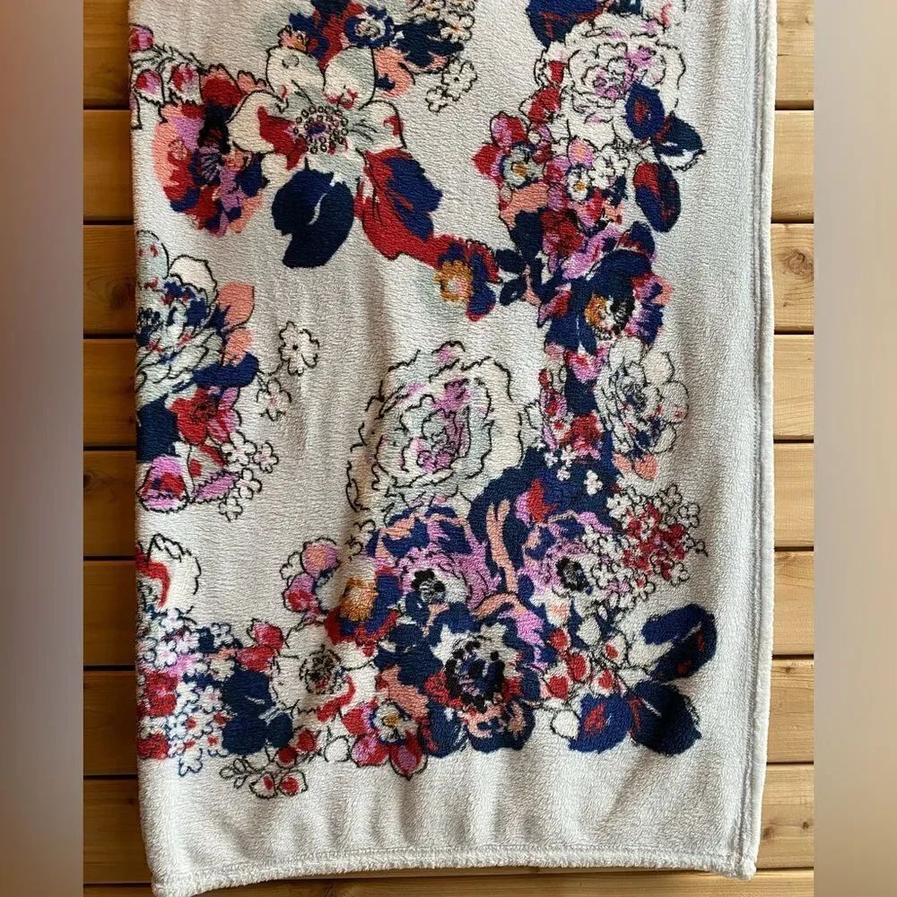 Vera Bradley Bold Floral Throw Blanket